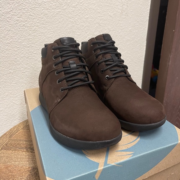 clarks un adorn walk ankle boot